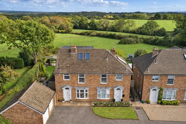 Irie Cottage Church Road, Scaynes Hill RH17 7NH