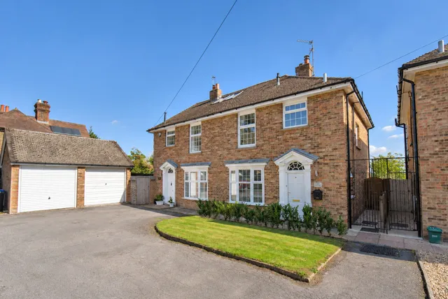Irie Cottage Church Road, Scaynes Hill RH17 7NH
