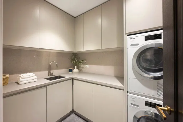 Knightsbridge Gate, Apartment 3, 55 Knightsbridge