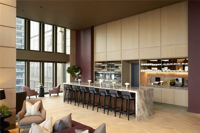 مبنى One Bishopsgate Plaza، 80 Houndsditch، مدينة لندن