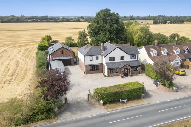 Lambourne Ashes Road, Braintree CM77 8DW