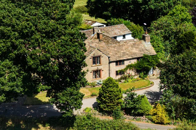 Little Chapter Barlow Hill, Macclesfield SK11 0QH
