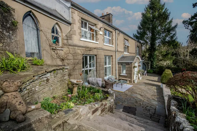 Llantrisant Cottage High Street, Pontyclun CF72 8BP