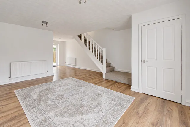 13 Beckinsale Grove, Crownhill MK8 0DU