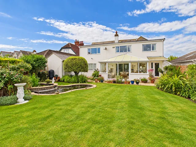 116 Havant Road, Hayling Island PO11 0LJ