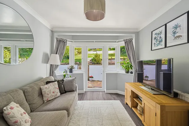 63 Mead Way, Coulsdon CR5 1PQ