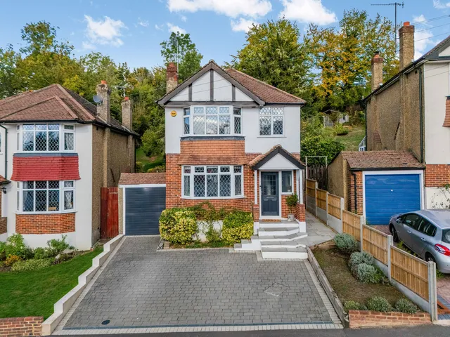 63 Mead Way, Coulsdon CR5 1PQ