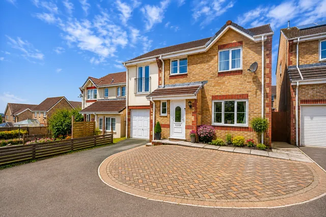 6 Larcombe Road, St. Austell PL25 3EZ