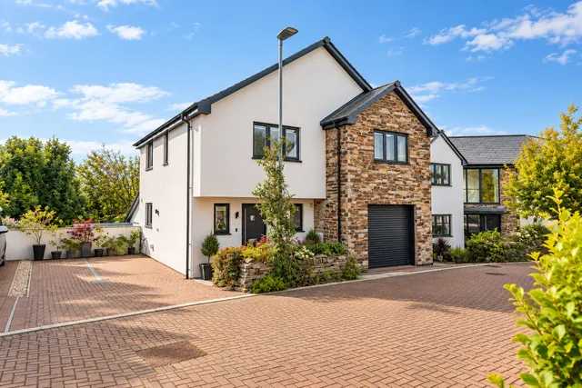 3 Mulberry Gardens, St. Austell PL25 3FZ
