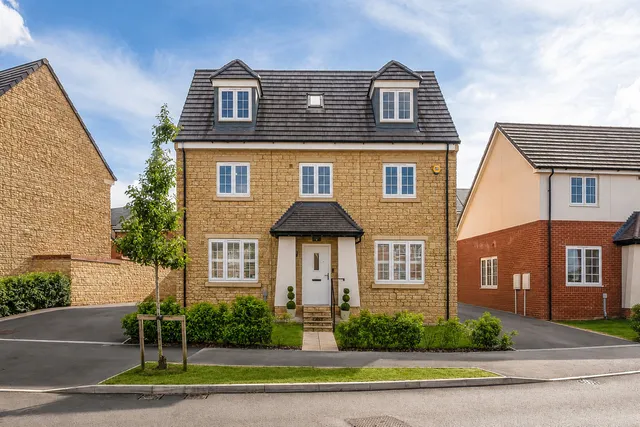 26 Wheatfield Avenue, Chippenham SN14 0FX