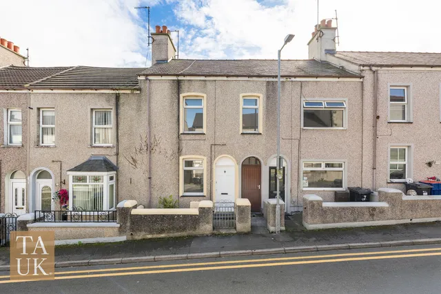 9 Station Street, Holyhead LL65 2AF