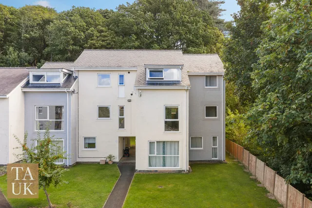 11 Ffordd Siabod, Y Felinheli LL56 4XA