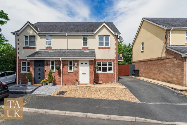 19 Maes Y Coed, Gaerwen LL60 6DZ