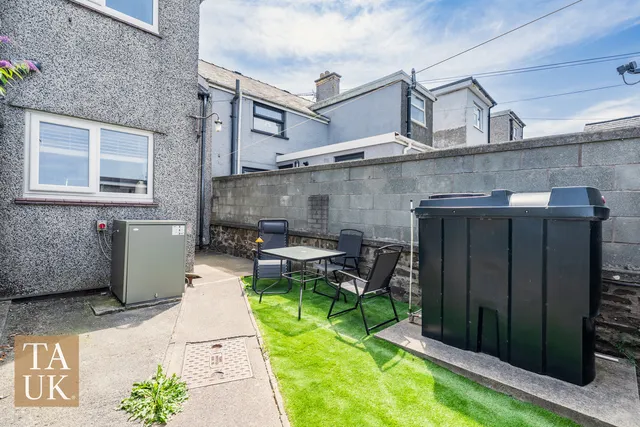3 Chwaen Terrace, Llannerch-y-medd LL71 7AD