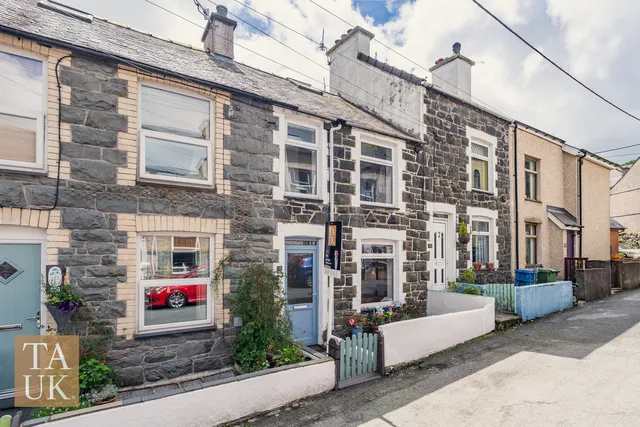 41 Newton Street, Caernarfon LL55 4HN