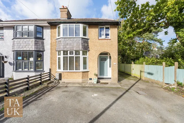 174 Penrhos Road, Bangor LL57 2LX
