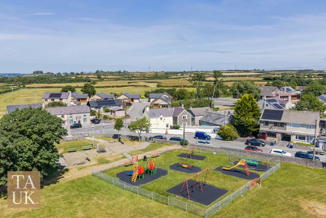 2 Four Crosses, Gaerwen LL60 6DA