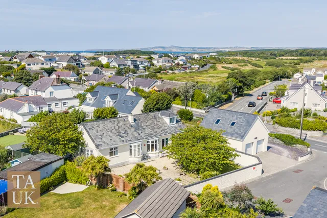 Tesog Lon St. Ffraid, Anglesey LL65 2YH