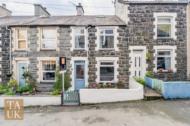 41 Newton Street, Caernarfon LL55 4HN