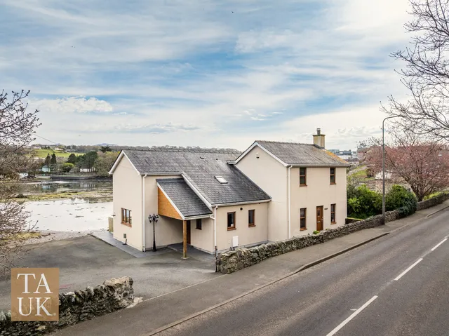 21 Cadnant Road, Menai Bridge LL59 5NH