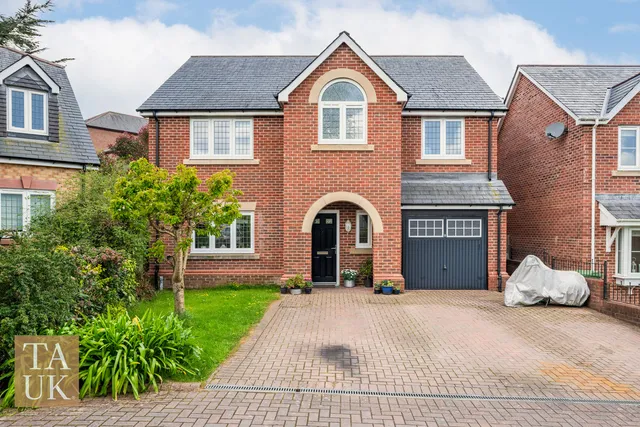 27 Llys Adda, Bangor LL57 2AW
