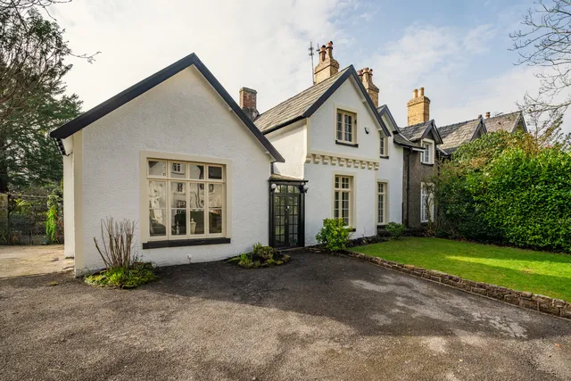 6 Victoria Mount, Oxton, Prenton, Wirral CH43 5TH