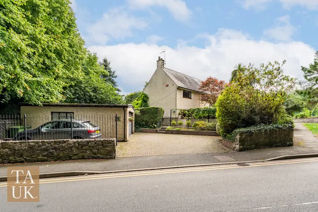 72 Maes Hyfryd, Beaumaris LL58 8HN
