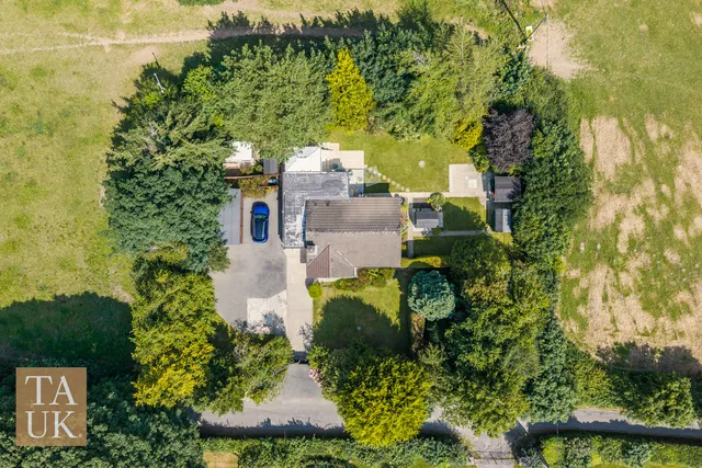 Y Celyn Marianglas, Anglesey LL73 8PW
