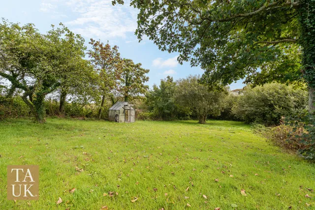 Rallt Farm Gorad, Holyhead LL65 3BT