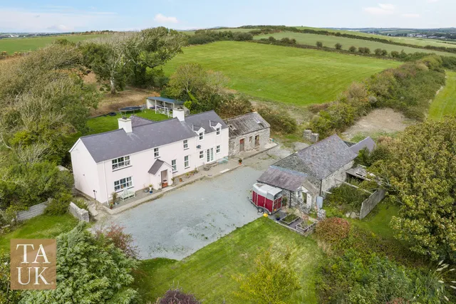 Rallt Farm Gorad, Holyhead LL65 3BT
