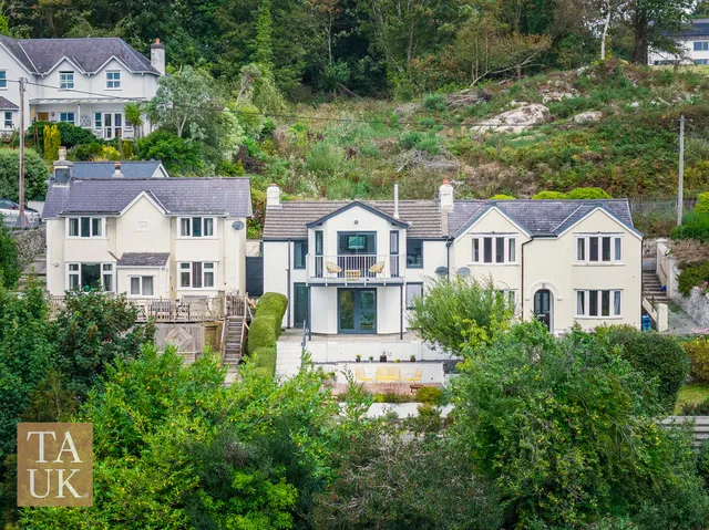30 Mount Street, Menai Bridge LL59 5BW