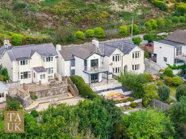 30 Mount Street, Menai Bridge LL59 5BW