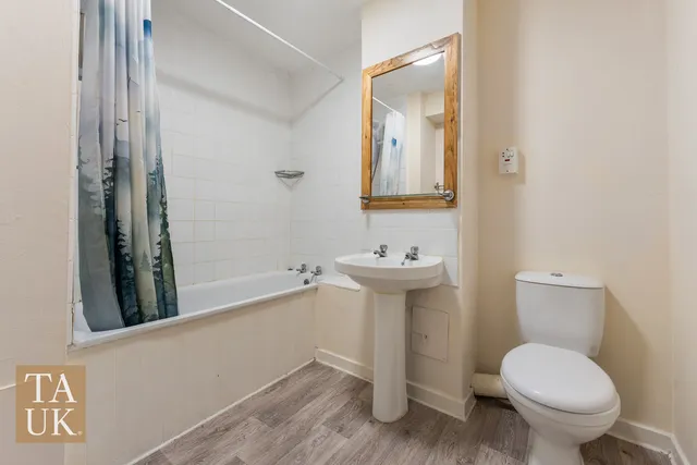 11 Ffordd Siabod, Y Felinheli LL56 4XA