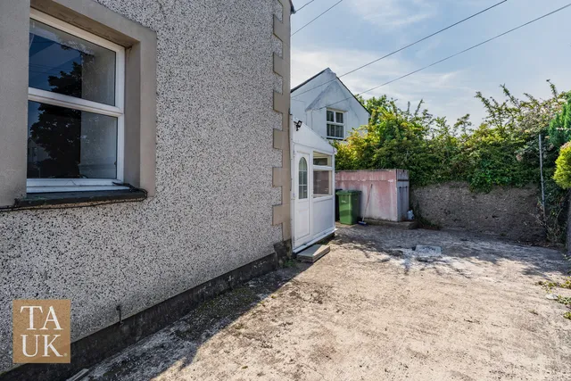 2 Glandwr, Anglesey LL68 0RA