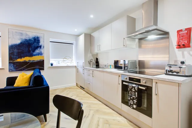 Spacious 2 Bedroom Family Apartment | Mitcham | Pet-Friendly | Patio/Balcony | Super Fast WiFi