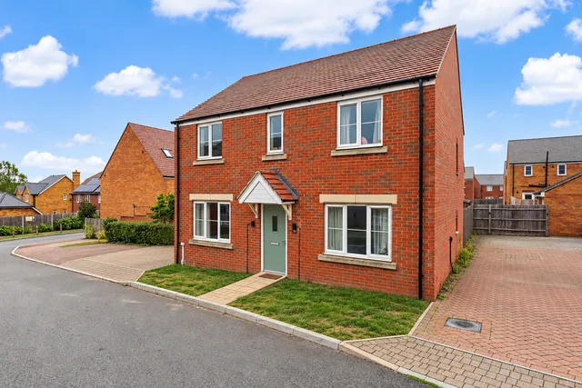 26 Green Oak Crescent, Iwade ME9 8GR