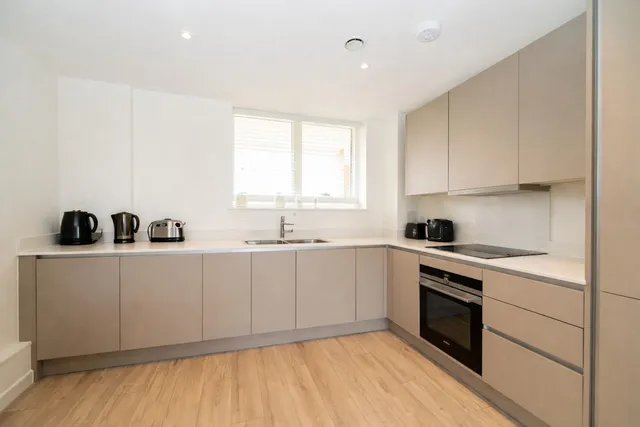 Flat 18, 300 Croxley View, Watford WD18 6AH