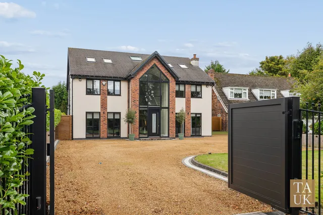 145a Moss Delph Lane, Aughton L39 5BH