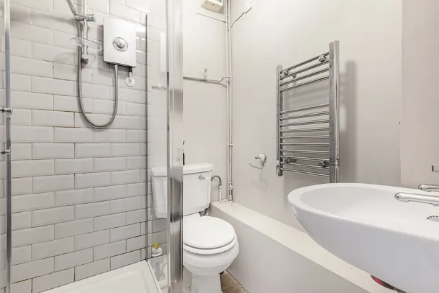 Flat 7, 1b Oak Road, London W5 3SS