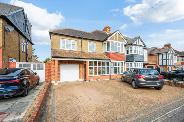 11 Newbolt Avenue, Sutton SM3 8ED