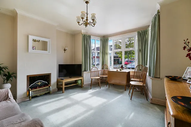 11 Newbolt Avenue, Sutton SM3 8ED