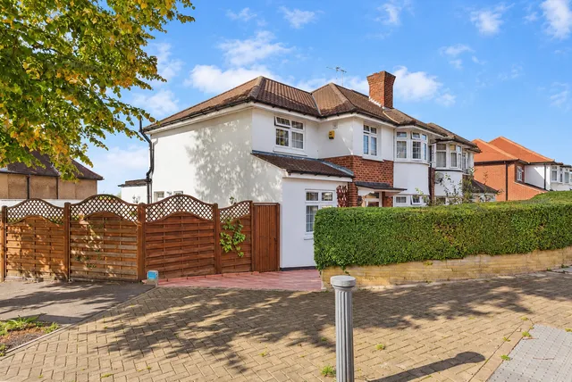 25 Alverstone Road, Wembley HA9 9SE