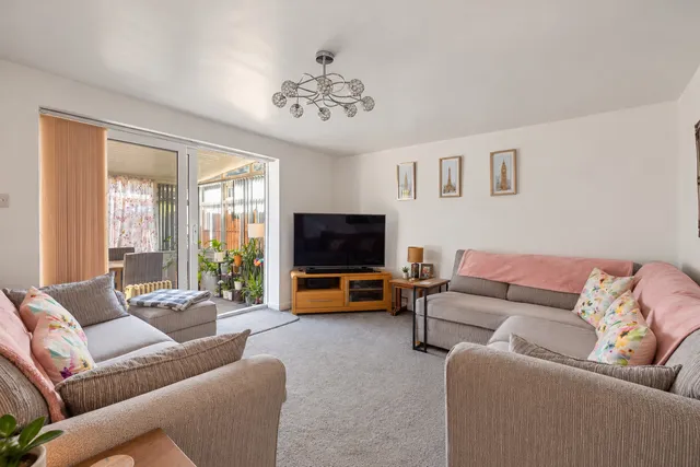 56 Watsons Hill, Sittingbourne ME10 2JR