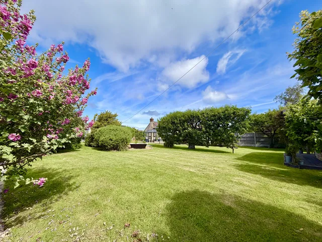 70 Palmers Road, Wootton PO33 4NE