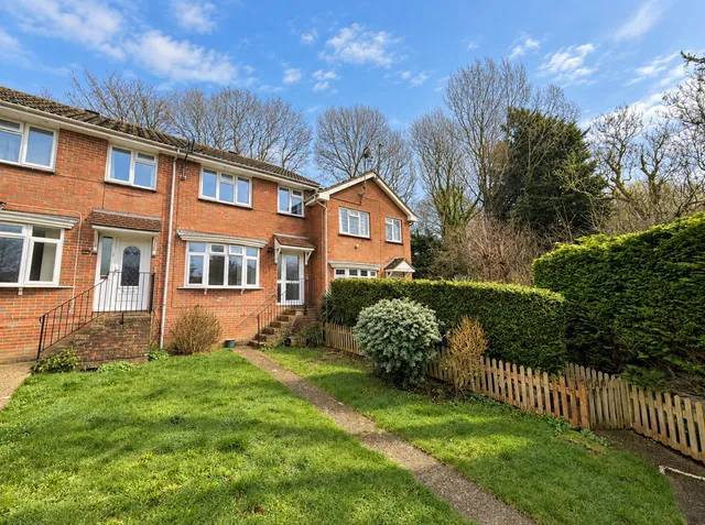 23 Brookside Crescent, Ventnor PO38 3BB