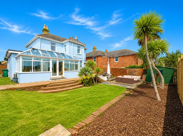16 Furze Hill Road, Shanklin PO37 7PA