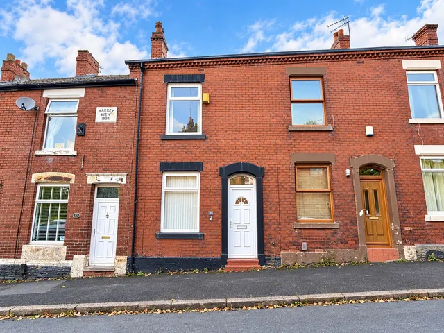88 Hope Street, Dukinfield SK16 4EB