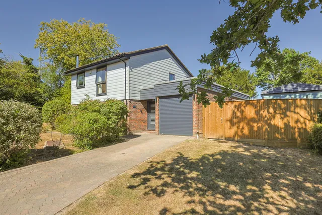 18 Tanyard Avenue, East Grinstead RH19 4LU