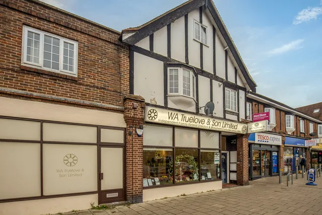 352a Malden Road, Worcester Park KT4 7NW