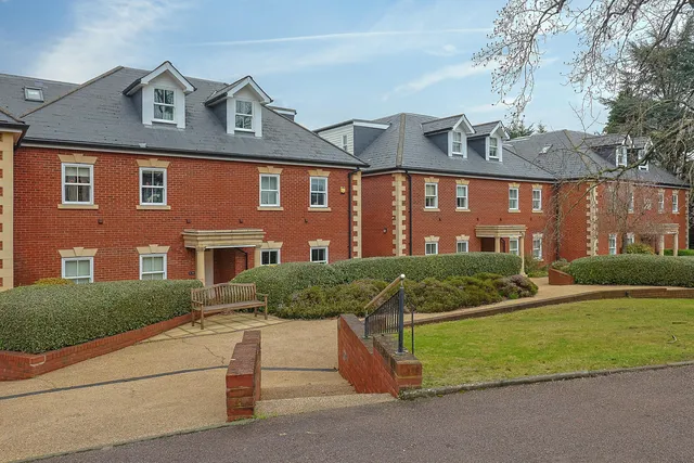 7 West Hill Place West Hill, Oxted RH8 9BU